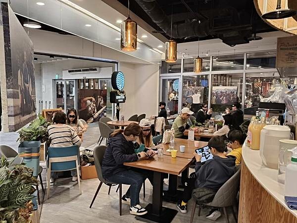 板橋車站2樓成真咖啡~環球百貨~