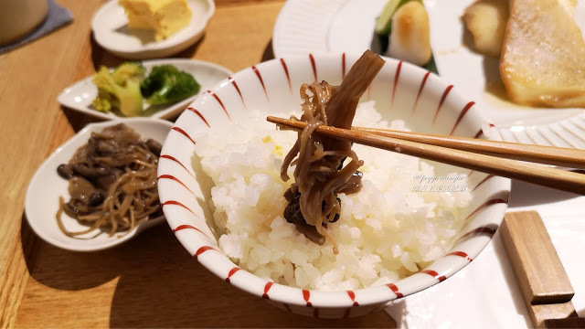 文青打卡聖地！小器食堂 華山店：品味極簡精緻的家庭定食∣ 台北中正區 忠孝新生站 華山美食