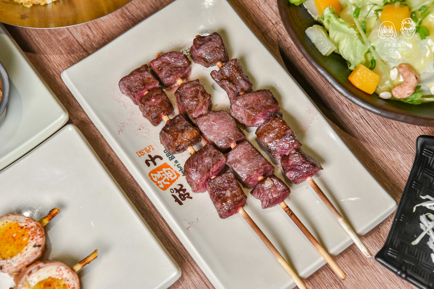 就醬子烤吧東山店-台中北屯區美食-鄰近大坑步道的平價串燒燒烤餐廳，新品鹹蛋炒泡麵超濃郁！