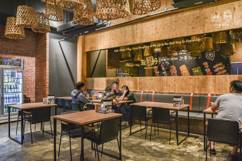 就醬子烤吧東山店-台中北屯區美食-鄰近大坑步道的平價串燒燒烤餐廳，新品鹹蛋炒泡麵超濃郁！