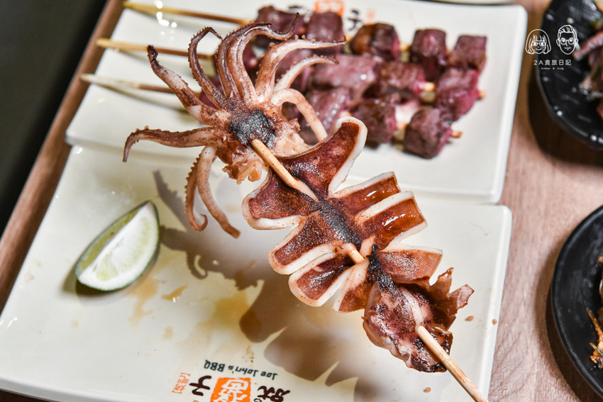 就醬子烤吧東山店-台中北屯區美食-鄰近大坑步道的平價串燒燒烤餐廳，新品鹹蛋炒泡麵超濃郁！