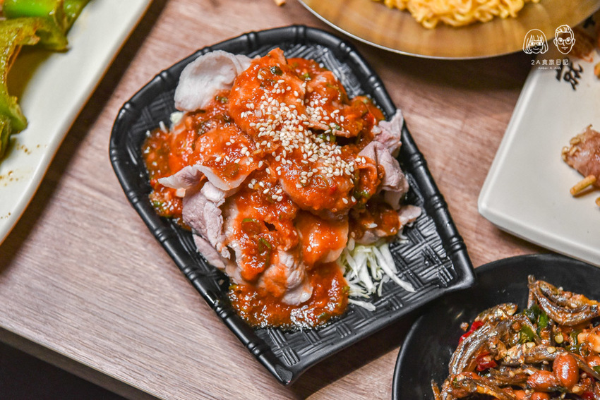 就醬子烤吧東山店-台中北屯區美食-鄰近大坑步道的平價串燒燒烤餐廳，新品鹹蛋炒泡麵超濃郁！