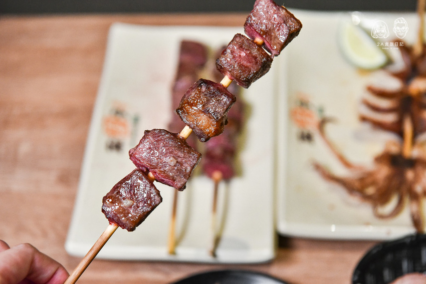 就醬子烤吧東山店-台中北屯區美食-鄰近大坑步道的平價串燒燒烤餐廳，新品鹹蛋炒泡麵超濃郁！