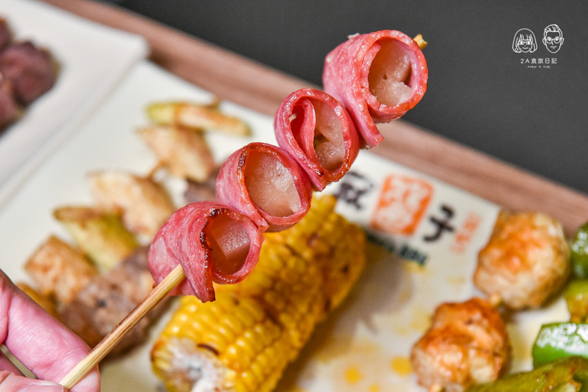 就醬子烤吧東山店-台中北屯區美食-鄰近大坑步道的平價串燒燒烤餐廳，新品鹹蛋炒泡麵超濃郁！