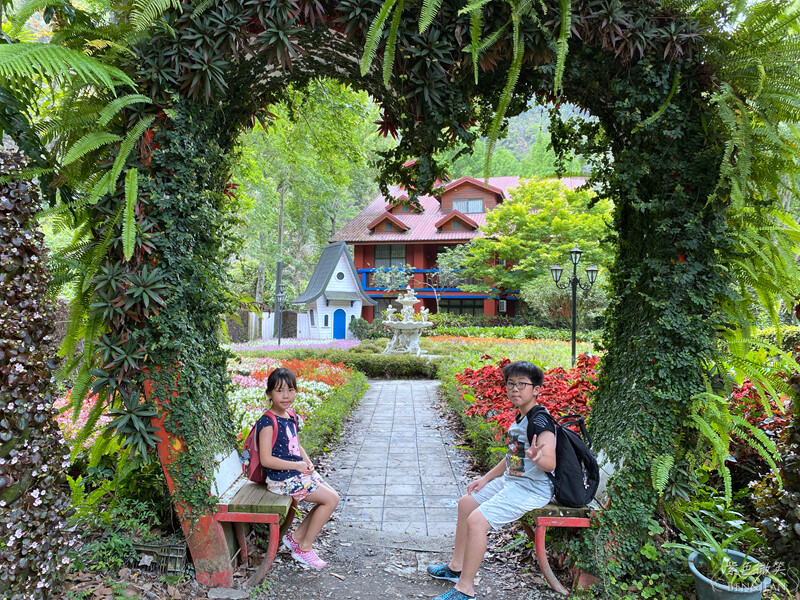 楓樺台一渡假村(台一生態休閒農場)全台唯一花神廟,40000坪花園綠地,四季花卉美不勝收~森林戲水,泳池沙池,親
