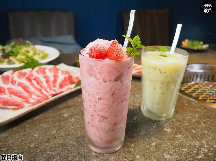 森森燒肉冷藏牛肉軟嫩多汁，公益店獨有碳火烤爐，增添迷人碳香味～