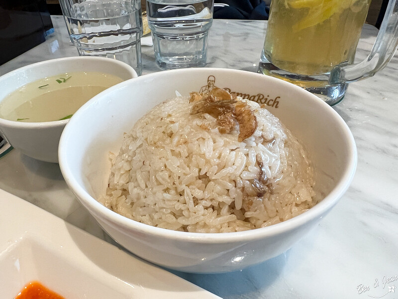 PappaRich金爸爸馬來西亞餐廳》正宗馬來西亞風料理，全世界超過100家店風靡十餘國， 南洋料理咖哩、沙爹、