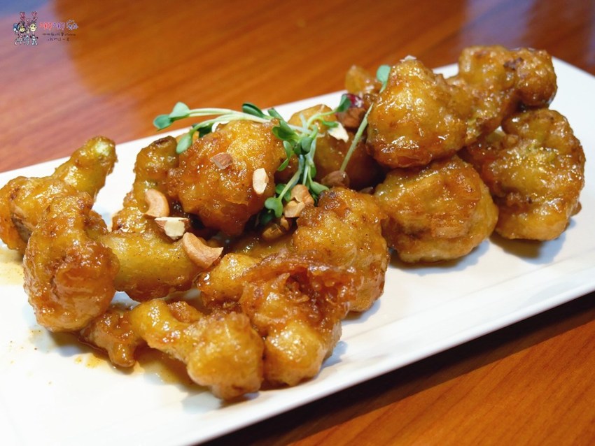 【台北捷運市府站】大遠百信義A13《Hooters信義店》近距離看101聊天的美式餐廳,營業到凌晨2點喔! | 哪哪麻