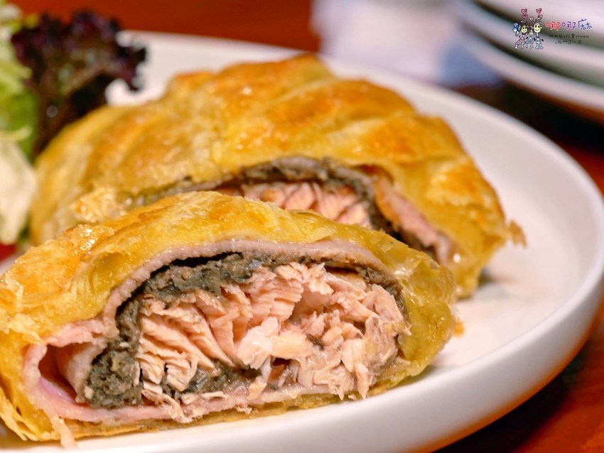 【台北捷運市府站】大遠百信義A13《Hooters信義店》近距離看101聊天的美式餐廳,營業到凌晨2點喔! | 哪哪麻