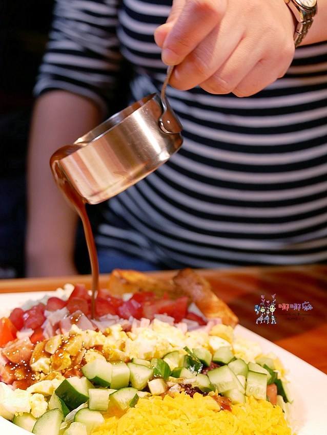 【台北捷運市府站】大遠百信義A13《Hooters信義店》近距離看101聊天的美式餐廳,營業到凌晨2點喔! | 哪哪麻