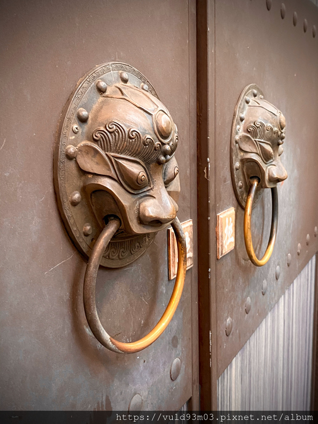 新竹美食。吃 | 老東家重慶麻辣鍋 | 重慶經典麻辣鍋。鴨血凍豆腐超Juicy入味。麻而不燥。辣而不嗆。主打重慶川味