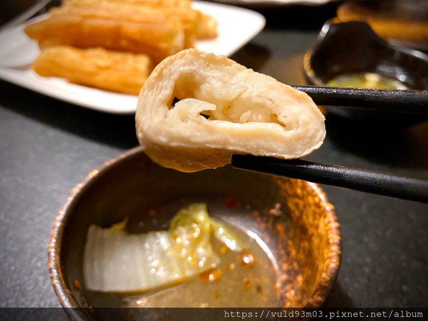新竹美食。吃 | 老東家重慶麻辣鍋 | 重慶經典麻辣鍋。鴨血凍豆腐超Juicy入味。麻而不燥。辣而不嗆。主打重慶川味