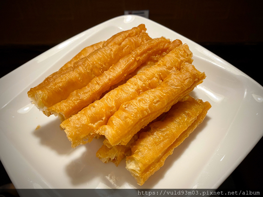 新竹美食。吃 | 老東家重慶麻辣鍋 | 重慶經典麻辣鍋。鴨血凍豆腐超Juicy入味。麻而不燥。辣而不嗆。主打重慶川味