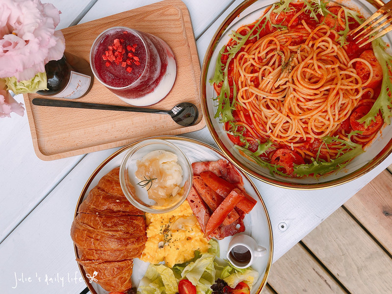 brunch,Eclipse cafe,下午茶,午餐,咖啡,日食,日食 eclipse cafe,日食 eclipse cafe 藝文店,日食咖啡,日食桃園,早午餐,桃園,桃園 下午茶,桃園日食,桃園藝文特區,氣泡飲,焗烤飯,甜點,義大利麵,藝文特區,藝文特區 早午餐,藝文特區咖啡,蛋糕 @跟著Julie一起走吧