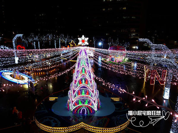 【活動限定】101水舞廣場冰雪奇緣嘉年華－信義區單日遊，漫步街頭感受佳節氣氛！