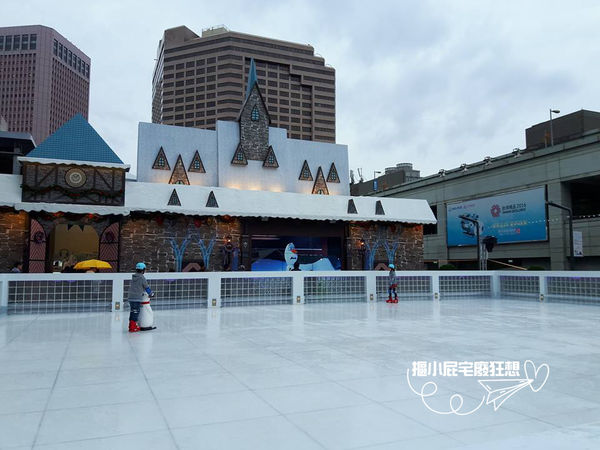 【活動限定】101水舞廣場冰雪奇緣嘉年華－信義區單日遊，漫步街頭感受佳節氣氛！