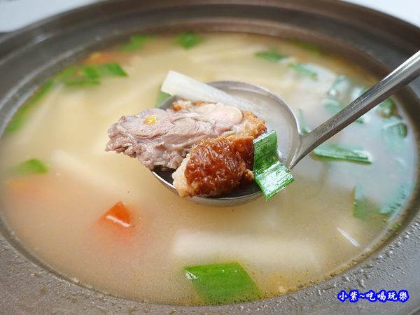 番茄蘿蔔鴨骨湯-四季中餐廳 (3).jpg