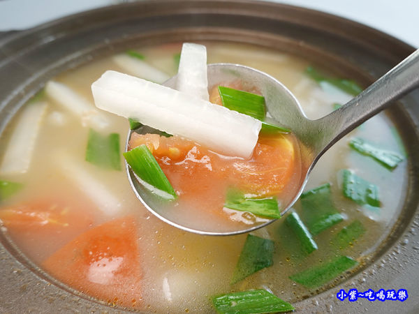 番茄蘿蔔鴨骨湯-四季中餐廳 (1).jpg