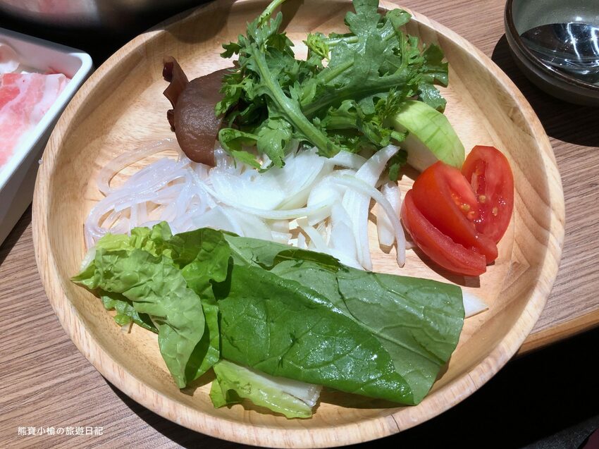 【新竹美食】涮乃葉新竹大魯閣湳雅店，日式火鍋涮涮鍋吃到飽，咖哩烏龍麵、抹茶牛奶霜淇淋超好吃！內文附詳細菜單價位介紹。 @熊寶小榆の旅遊日記