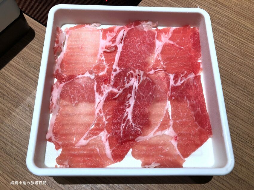 【新竹美食】涮乃葉新竹大魯閣湳雅店，日式火鍋涮涮鍋吃到飽，咖哩烏龍麵、抹茶牛奶霜淇淋超好吃！內文附詳細菜單價位介紹。 @熊寶小榆の旅遊日記