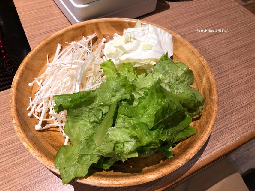 【新竹美食】涮乃葉新竹大魯閣湳雅店，日式火鍋涮涮鍋吃到飽，咖哩烏龍麵、抹茶牛奶霜淇淋超好吃！內文附詳細菜單價位介紹。 @熊寶小榆の旅遊日記