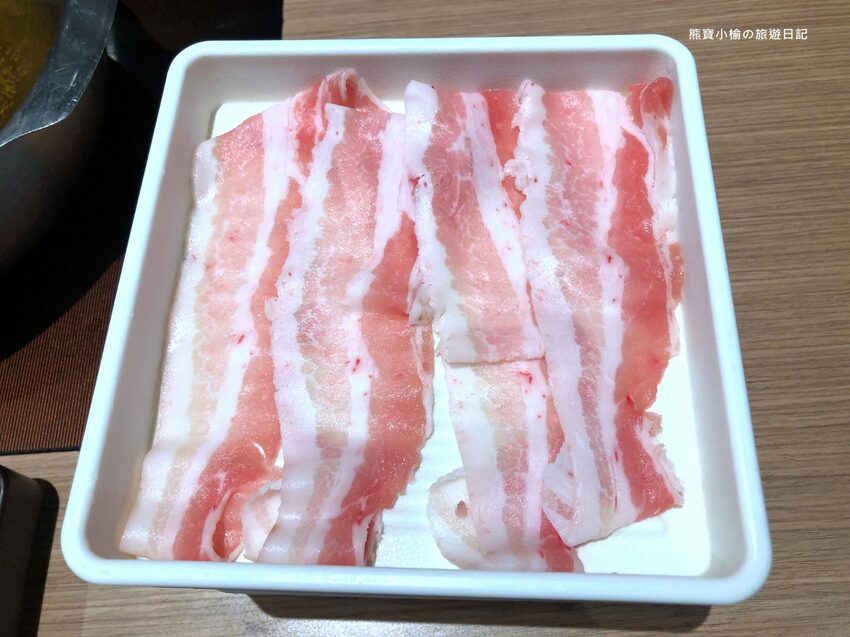 【新竹美食】涮乃葉新竹大魯閣湳雅店，日式火鍋涮涮鍋吃到飽，咖哩烏龍麵、抹茶牛奶霜淇淋超好吃！內文附詳細菜單價位介紹。 @熊寶小榆の旅遊日記