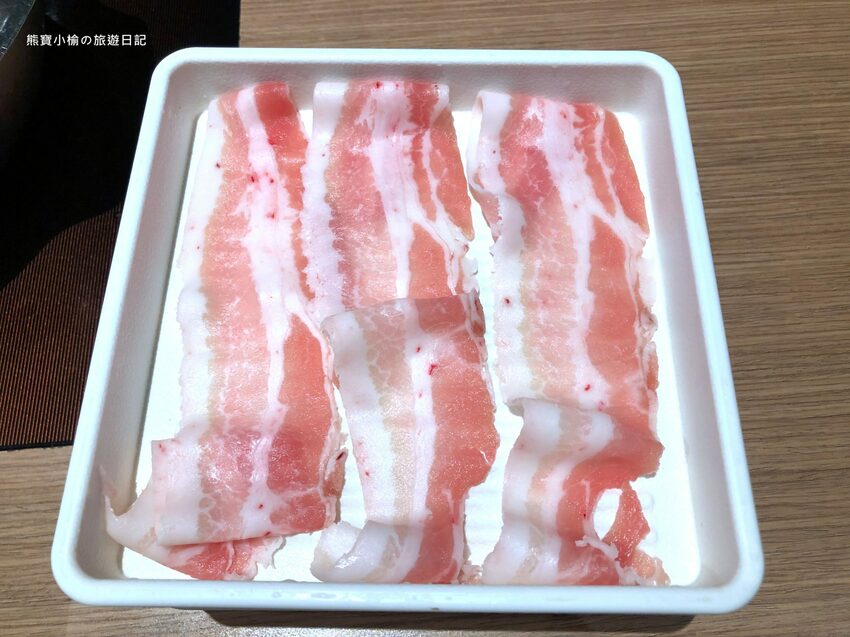 【新竹美食】涮乃葉新竹大魯閣湳雅店，日式火鍋涮涮鍋吃到飽，咖哩烏龍麵、抹茶牛奶霜淇淋超好吃！內文附詳細菜單價位介紹。 @熊寶小榆の旅遊日記