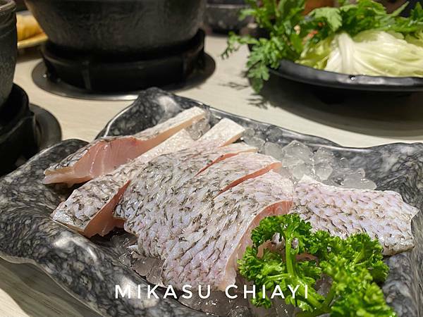 金目鱸 潮鯛 菜盤更換 燒瓶子。大肆の鍋 菜單介紹 菜單照片 菜單分享 嘉義店 嘉義旅遊食記 2022壽星優惠嘉義