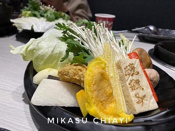 菜盤更換 燒瓶子。大肆の鍋 菜單介紹 菜單照片 菜單分享 嘉義店 嘉義旅遊食記 2022壽星優惠嘉義