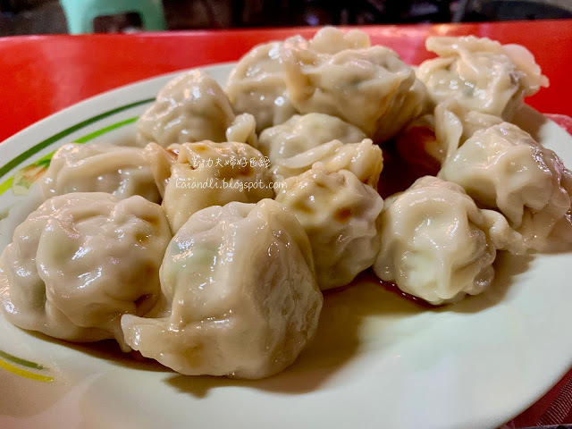 【高雄美食小吃】李媽媽珍饌手工水餃｜鮮紅飽滿豬肉餡，每一顆吃得到家的味道