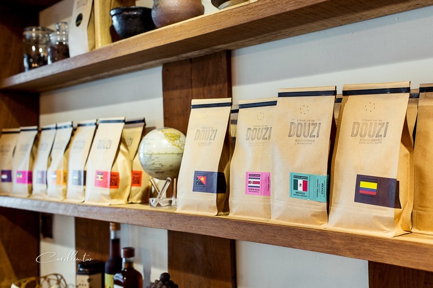 《Douzi 美術館站 舞圓人文會館》咖啡配菜脯 台灣味咖啡館 - 卡琳。摸魚兒趣