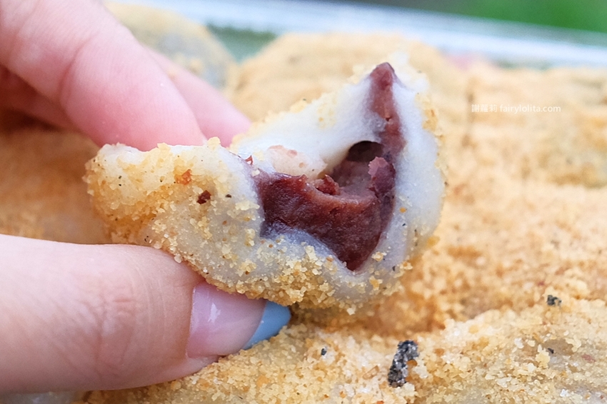 康家手工客家麻糬。低調一攤神祕藏市場，限時不到3小時被搶光，傳統古早味手工麻糬每日超限量！ @蹦啾♥謝蘿莉 La vie heureuse