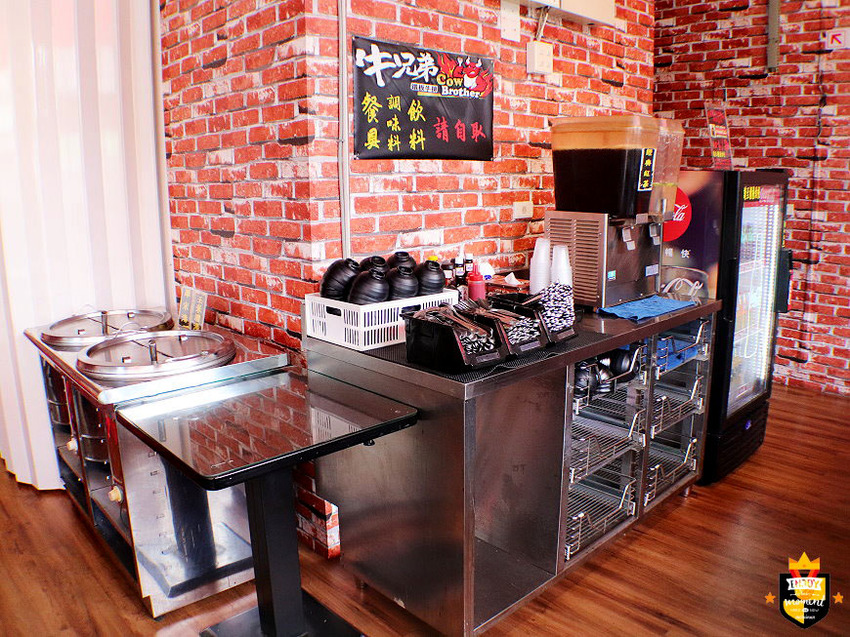 台南平價牛排/堅持原肉不用組合肉/內用飲料濃湯無限暢飲喝到飽/排餐加麵加飯免費/份量實在CP值高/忠實顧客回訪10次吃不膩