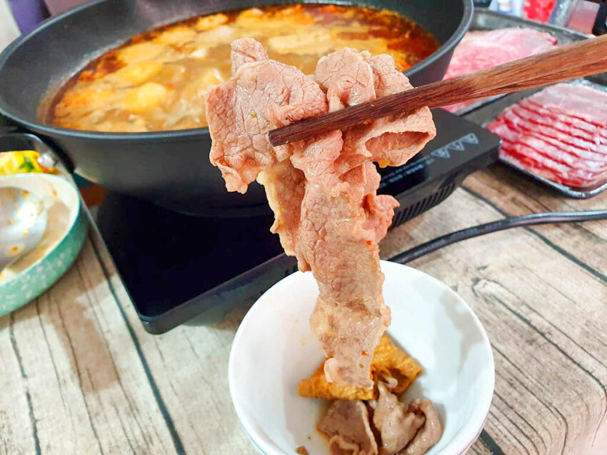 【料理包推薦】王品瘋美食購物網 週末麻辣夜-火鍋澎湃組X戰在一起蔬菜箱 在家也能吃到青花驕經典麻辣鍋 辣