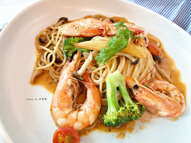 【台中 清水】AileRoy Kitchen-艾萊羅伊廚房，FOOD ARTIST 食之藝術家，坐落於清水小鎮的意法餐廳，餐點好吃，高貴不貴，適合約會聚餐💕💕💕