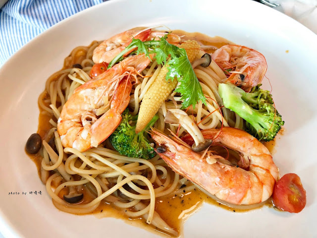 【台中 清水】AileRoy Kitchen-艾萊羅伊廚房，FOOD ARTIST 食之藝術家，坐落於清水小鎮的意法餐廳，餐點好吃，高貴不貴，適合約會聚餐💕💕💕