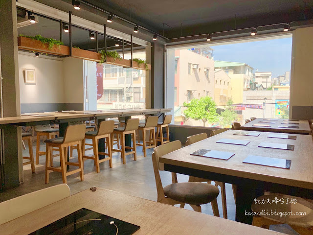 【高雄美食餐廳】日初小火鍋|有點小文青,也有點小清新,CP值爆棚的高質感小火鍋。