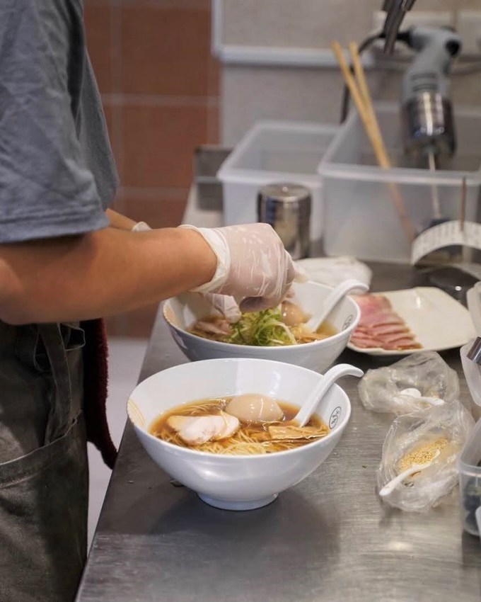 新竹東門市場拉麵推薦『大角拉麵』,來自名古屋拉麵職人所創立的,新穎的霓虹燈文青風裝潢與美味的拉麵,你絕對不能錯過! - 阿華田的美食日記