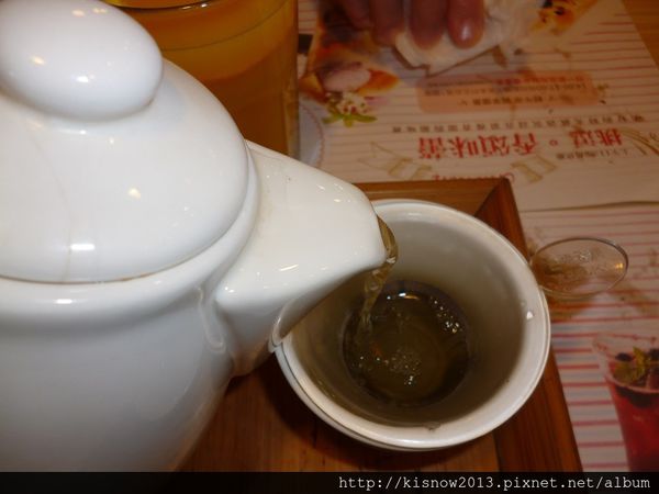 ROYAL HOST樂雅樂家庭餐廳(敦化店)：溫暖具有復古特色的餐廳--ROYAL HOST樂雅樂家庭餐廳(敦化店)口碑券体驗心得