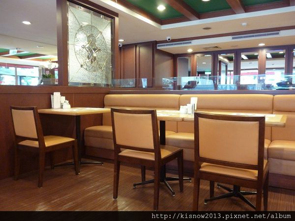 ROYAL HOST樂雅樂家庭餐廳(敦化店)：溫暖具有復古特色的餐廳--ROYAL HOST樂雅樂家庭餐廳(敦化店)口碑券体驗心得