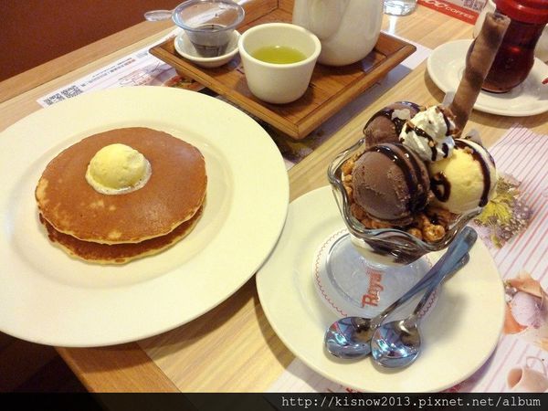 ROYAL HOST樂雅樂家庭餐廳(敦化店)：溫暖具有復古特色的餐廳--ROYAL HOST樂雅樂家庭餐廳(敦化店)口碑券体驗心得