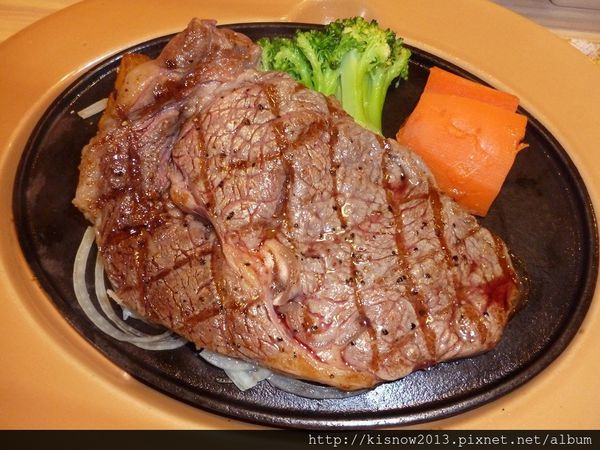 ROYAL HOST樂雅樂家庭餐廳(敦化店)：溫暖具有復古特色的餐廳--ROYAL HOST樂雅樂家庭餐廳(敦化店)口碑券体驗心得