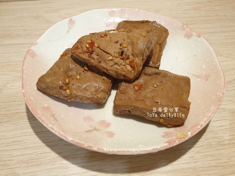 gai aa lobi 麻辣滷味｜審計新村人氣「麻辣滷味」金典誠品也有哦 🌱豆芽愛吃在台中