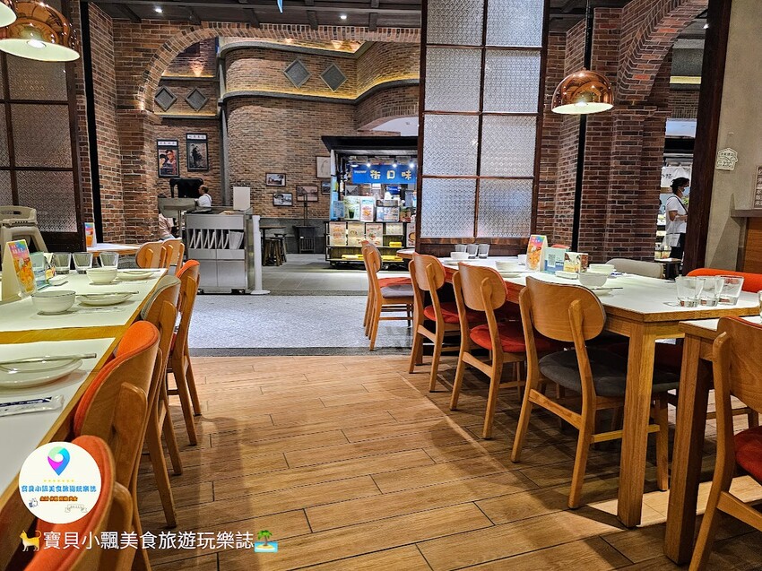 [食]台北 道地湘菜 臭豆腐肥腸阿甘鍋 肥美大腸Q彈帶勁 東安仔雞 鮮嫩雞肉 酸香又爽口 1010湘 遠百信義店