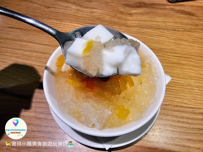 [食]台北 道地湘菜 臭豆腐肥腸阿甘鍋 肥美大腸Q彈帶勁 東安仔雞 鮮嫩雞肉 酸香又爽口 1010湘 遠百信義店