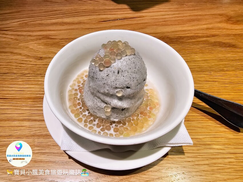 [食]台北 道地湘菜 臭豆腐肥腸阿甘鍋 肥美大腸Q彈帶勁 東安仔雞 鮮嫩雞肉 酸香又爽口 1010湘 遠百信義店