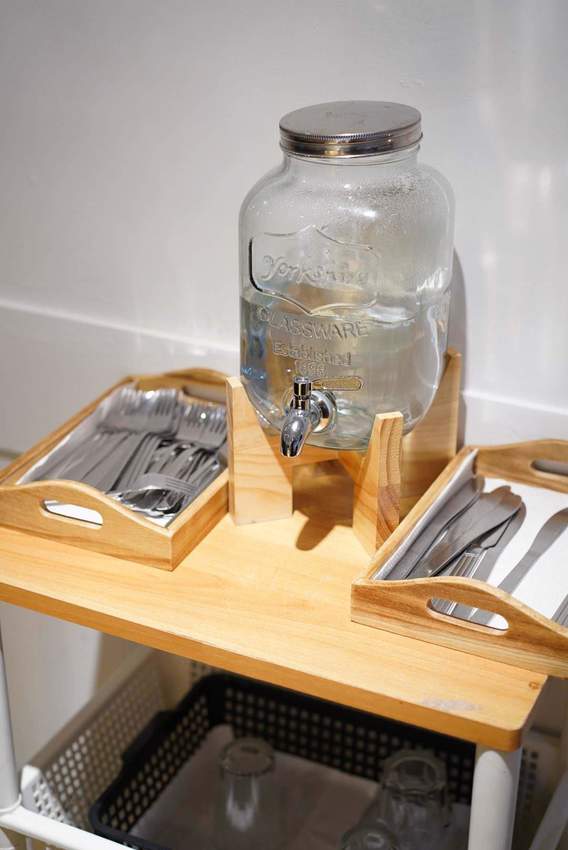 新竹巷弄韓系咖啡廳『三隻貓』裏頭有四隻可愛療癒的貓咪陪著你用餐！(新竹早午餐/新竹下午茶)