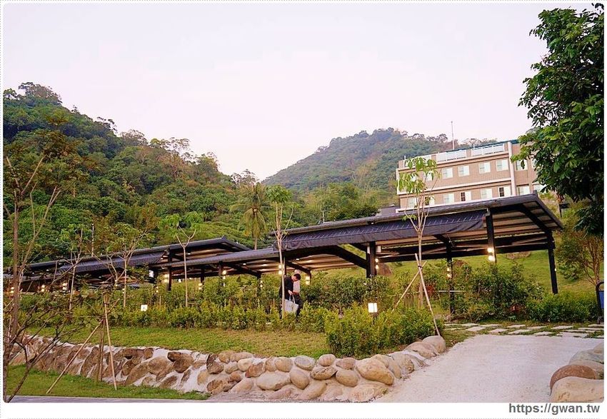 台南最新溫泉泡湯景點，獨立露天湯池還有夢幻泡泡鞦韆！