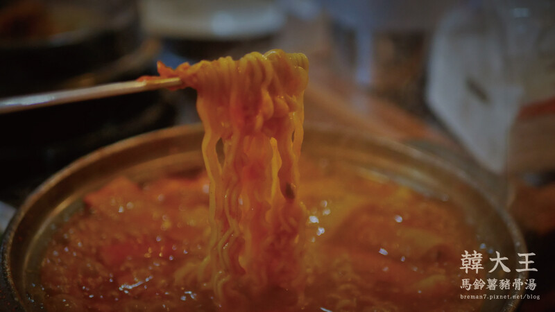 《台中西屯》韓大王馬鈴薯豬骨湯│逢甲一個人也能吃的韓國美食馬 韓大王馬鈴薯豬骨湯-16