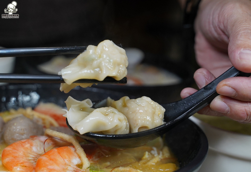 品味屋姊妹店｜品膳 堅持手工特製台式小吃、麵食、鍋燒，招牌香菇雞湯、竹筍湯、手工麵、香腸（點冰沙免費暢飲） - 跟著尼力吃喝玩樂＆親子生活